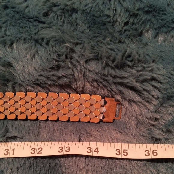 Vintage Gold and Silver Mesh belt. Size Large. Great Condition - Picture 5 of 7